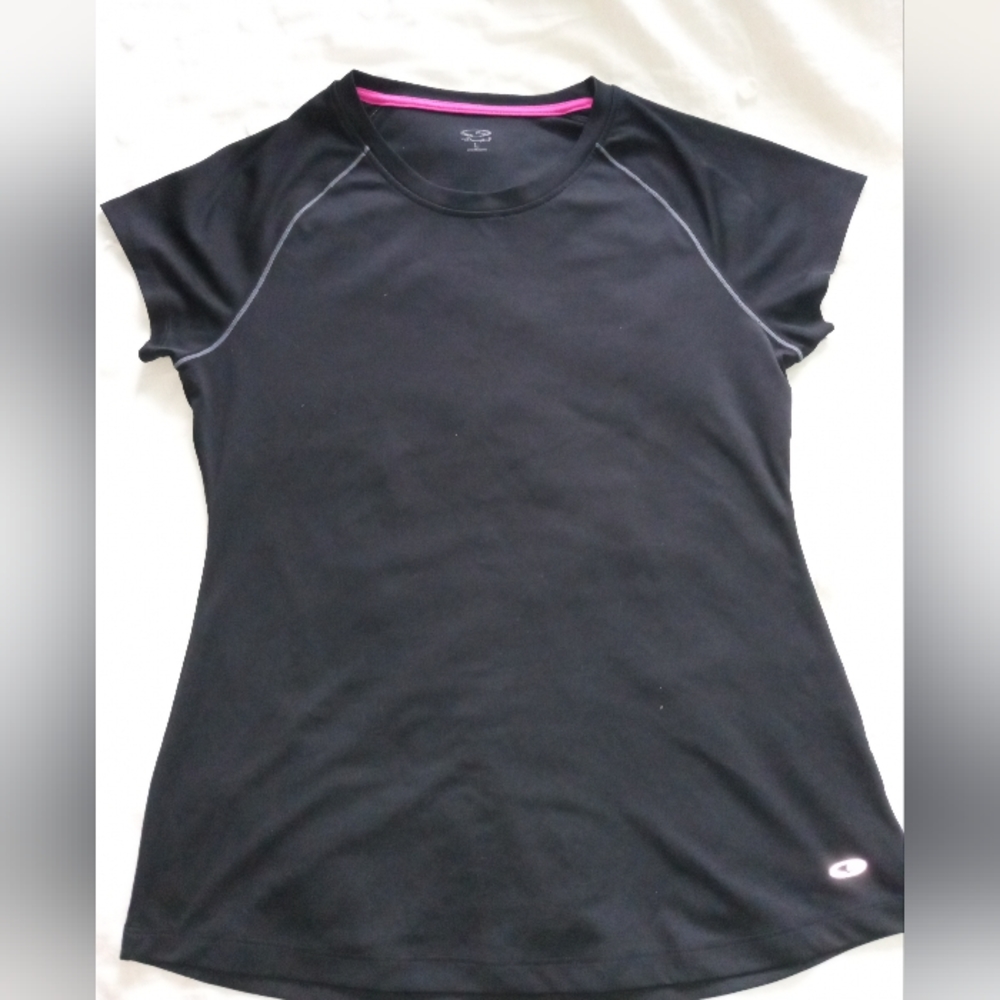 Champion Dry Fit Powertrain Tshirt. Size Large. Black.